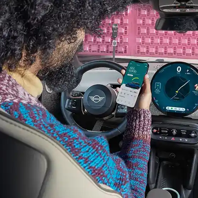 MINI Cooper 3 portes vue intérieur et conducteur