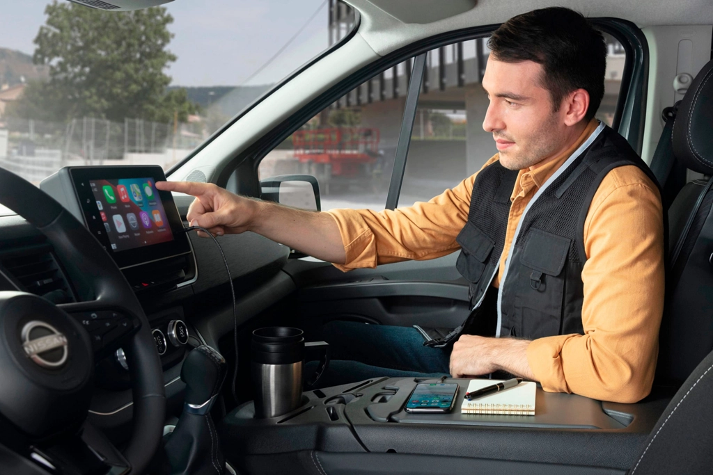 Intérieur cabine du Nissan Primastar Diesel, tableau de bord moderne